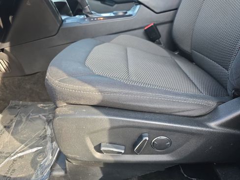 Used 2018 Ford Explorer XLT image 27