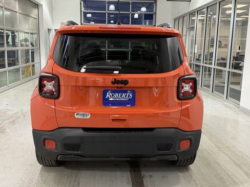 Used 2018 Jeep Renegade Altitude image 5