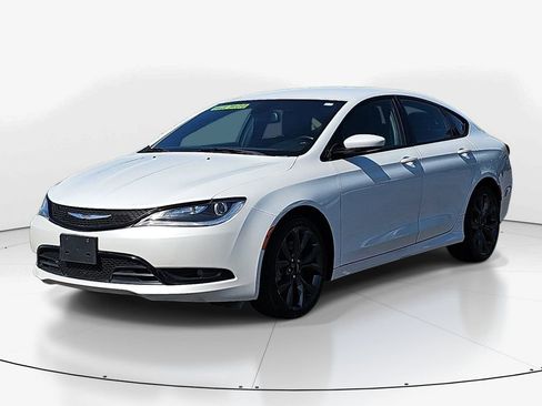 Used 2015 Chrysler 200 S FWD image 11