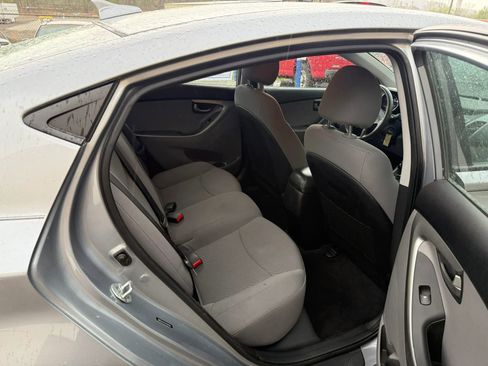 Used 2016 Hyundai Elantra SE image 14