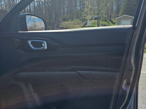 Used 2023 Jeep Compass Trailhawk AWD/4WD image 6