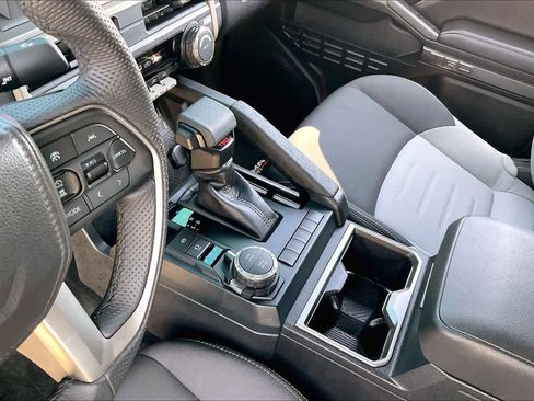 Used 2025 Toyota Tacoma TRD Sport image 16