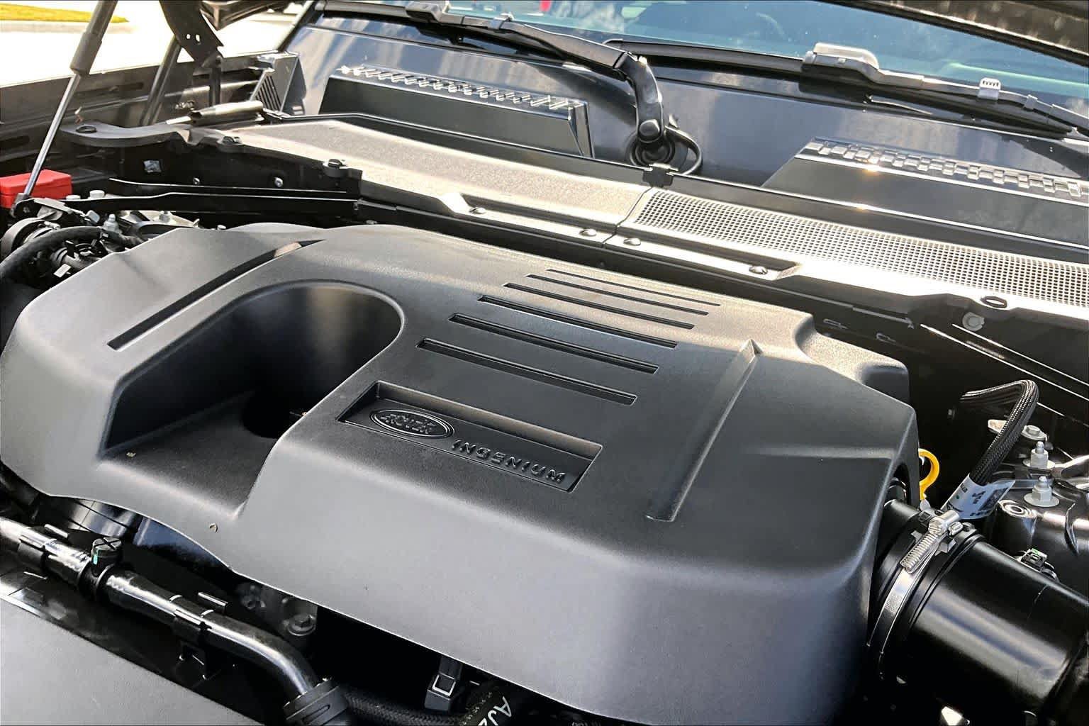 Used 2024 Land Rover Defender 90 X-Dynamic SE AWD/4WD image 29