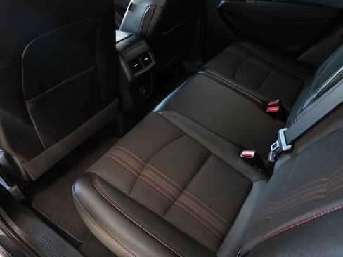Used 2023 Chevrolet Equinox RS FWD image 19