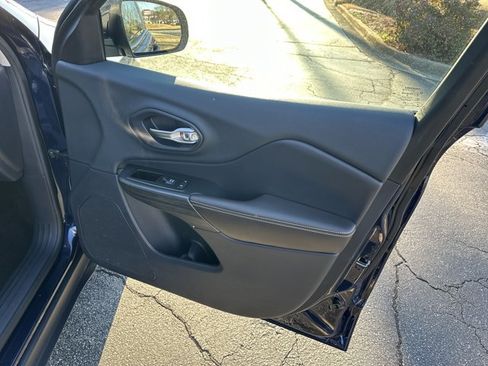 Used 2014 Jeep Cherokee Limited image 17