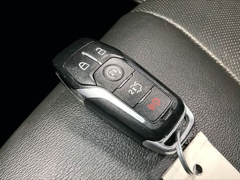 Used 2015 Ford Fusion Titanium image 18