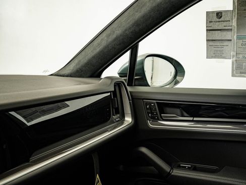 New 2026 Porsche Cayenne S image 40