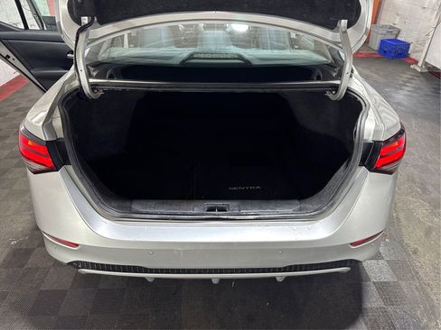 Used 2022 Nissan Sentra SV image 11