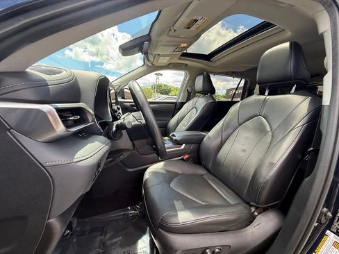 Used 2021 Toyota Highlander Limited AWD/4WD image 21