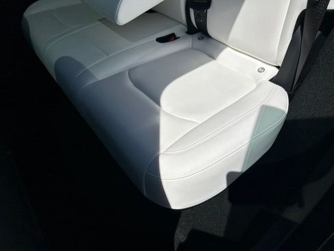 Used 2024 Tesla Model Y Long Range AWD/4WD image 42