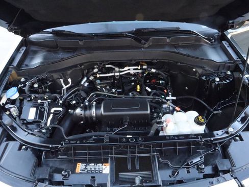 Used 2022 Ford Explorer XLT image 12