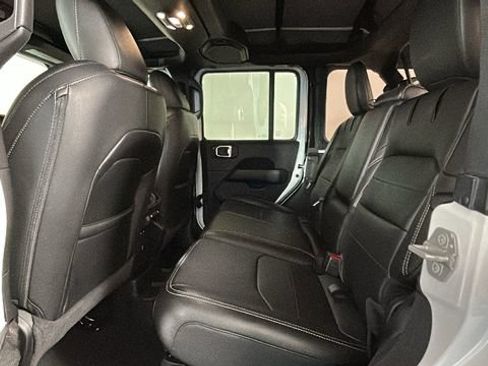 Used 2022 Jeep Wrangler Unlimited Sahara AWD/4WD image 25