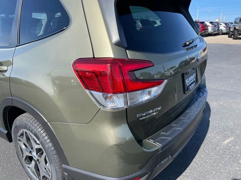 Used 2022 Subaru Forester Premium image 42