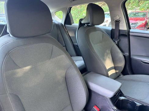 Used 2025 Kia K4 FWD image 35