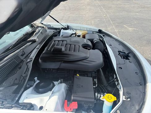 Used 2019 Dodge Charger SXT AWD/4WD image 11