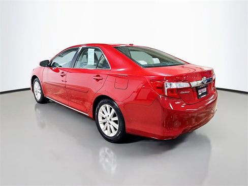 Used 2014 Toyota Camry XLE image 7