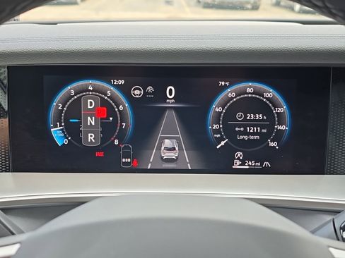 Certified 2025 Volkswagen Tiguan SE R-Line AWD/4WD image 23