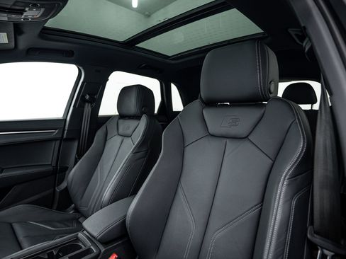 Certified 2025 Audi Q3 2.0T Premium w/ Convenience Package image 15