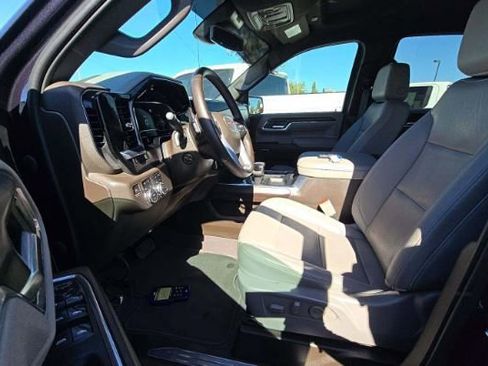 Used 2023 GMC Sierra 1500 SLT w/ SLT Premium Package image 5