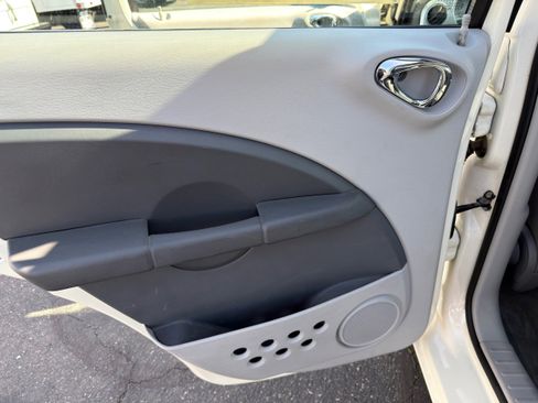 Used 2007 Chrysler PT Cruiser 4DR Base image 17