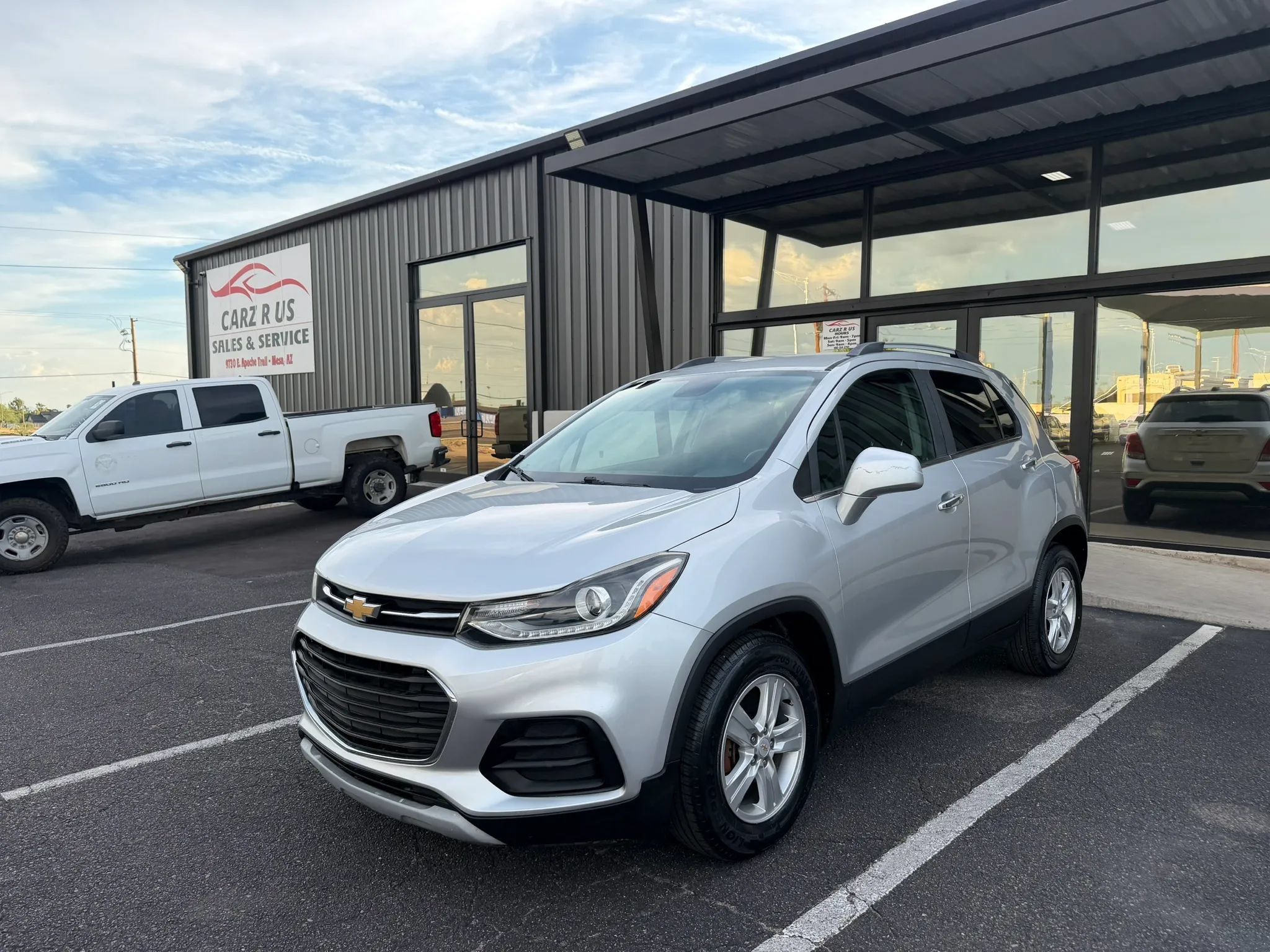 Used 2019 Chevrolet Trax LT w/ LT Convenience Package FWD image 3