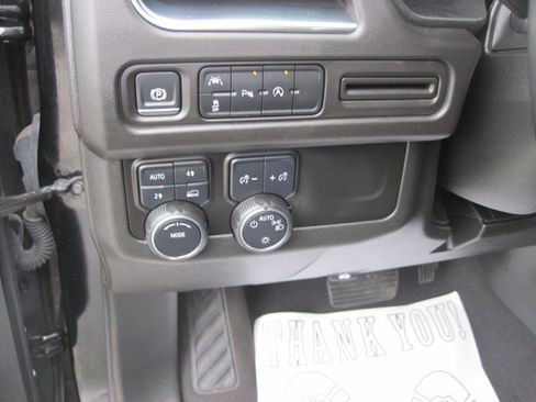 Used 2024 Chevrolet Tahoe LT AWD/4WD image 16