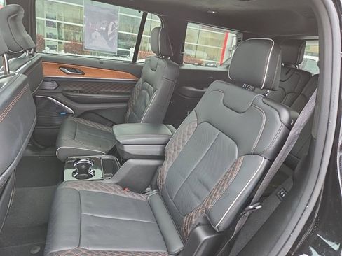 Used 2023 Jeep Grand Cherokee L Summit image 15