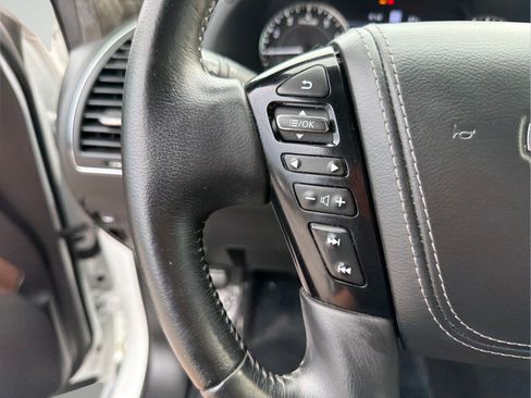 Used 2022 Nissan Armada Platinum w/ Captain's Chairs Package RWD image 13