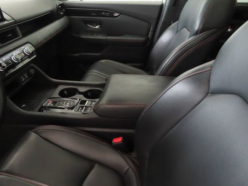 Used 2023 Honda Pilot TrailSport image 22