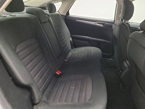 Used 2019 Ford Fusion SE FWD image 19
