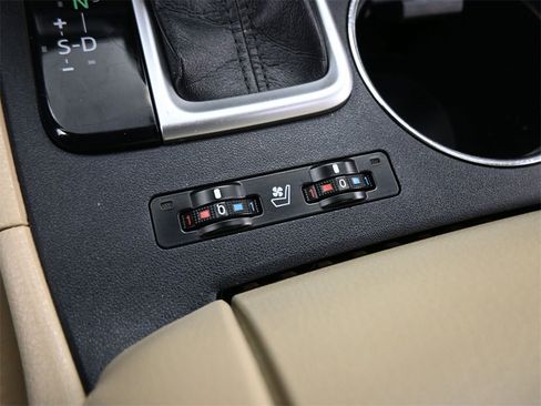 Used 2018 Toyota Highlander Limited image 15