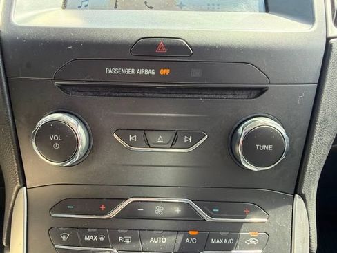 Used 2017 Ford Edge SEL w/ Canadian Touring Package FWD image 33