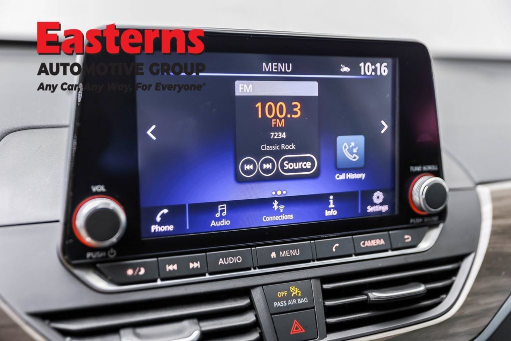 Used 2025 Nissan Altima 2.5 SV FWD image 21