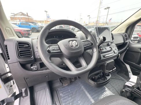 Used 2025 RAM ProMaster 2500 w/ Premium Convenience Group image 16