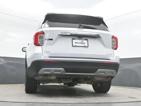 Used 2022 Ford Explorer XLT w/ Equipment Group 202A AWD/4WD image 29