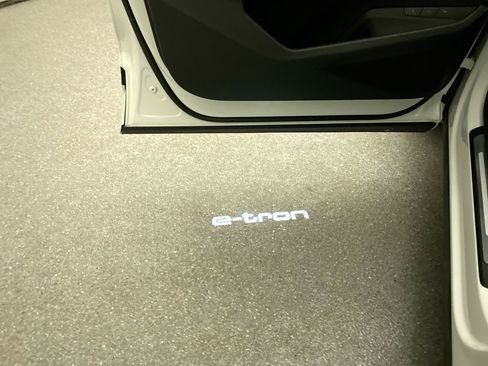 Certified 2022 Audi e-tron Premium w/ Convenience Plus Package image 12