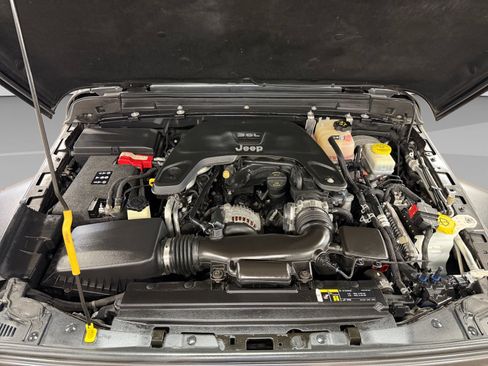 Used 2018 Jeep Wrangler Unlimited Sport AWD/4WD image 27