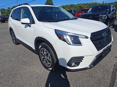 Used 2024 Subaru Forester Premium AWD/4WD image 14