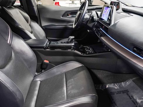 Used 2023 Toyota Prius XLE image 18