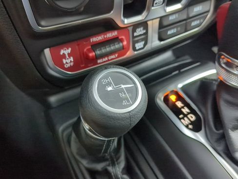 New 2025 Jeep Gladiator Rubicon image 17