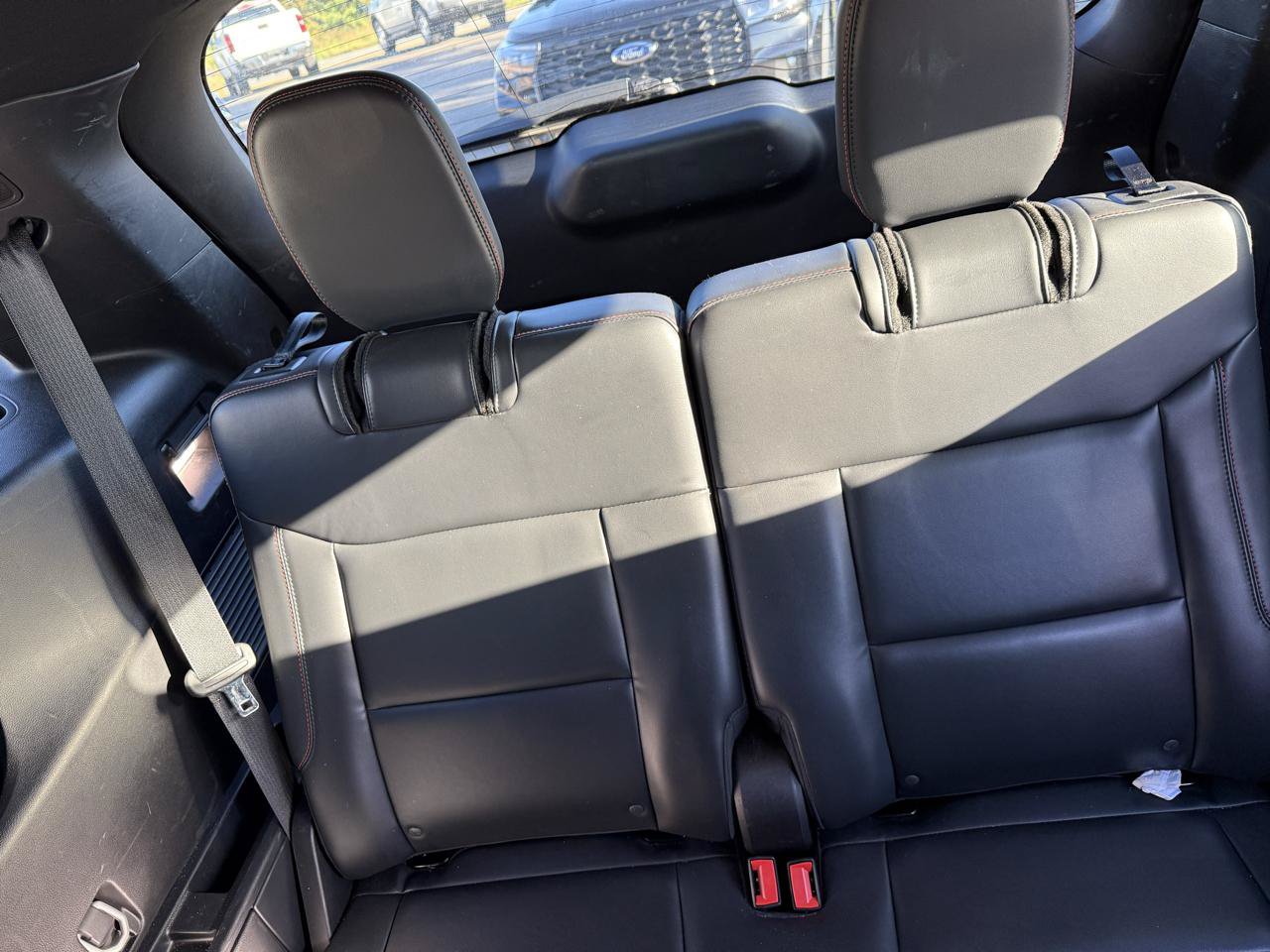 Used 2025 Ford Explorer ST-Line w/ ST-Line Street Pack AWD/4WD image 10