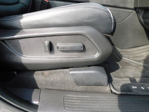 Used 2023 Honda Pilot EX-L image 18