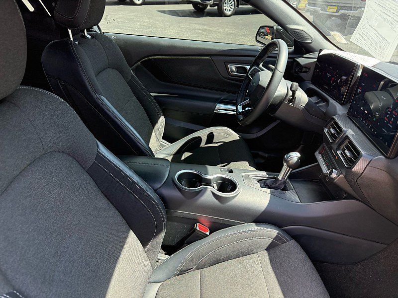 Used 2024 Ford Mustang Coupe RWD image 13