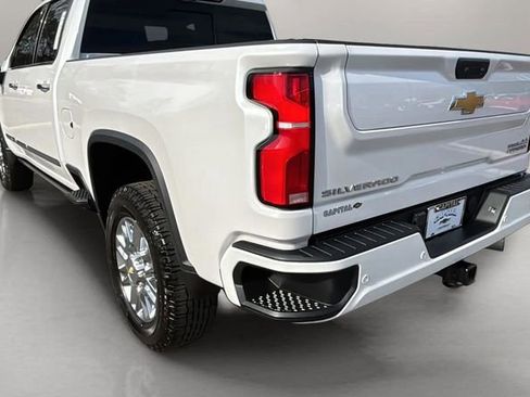 Used 2024 Chevrolet Silverado 2500 High Country w/ High Country Premium Package image 36