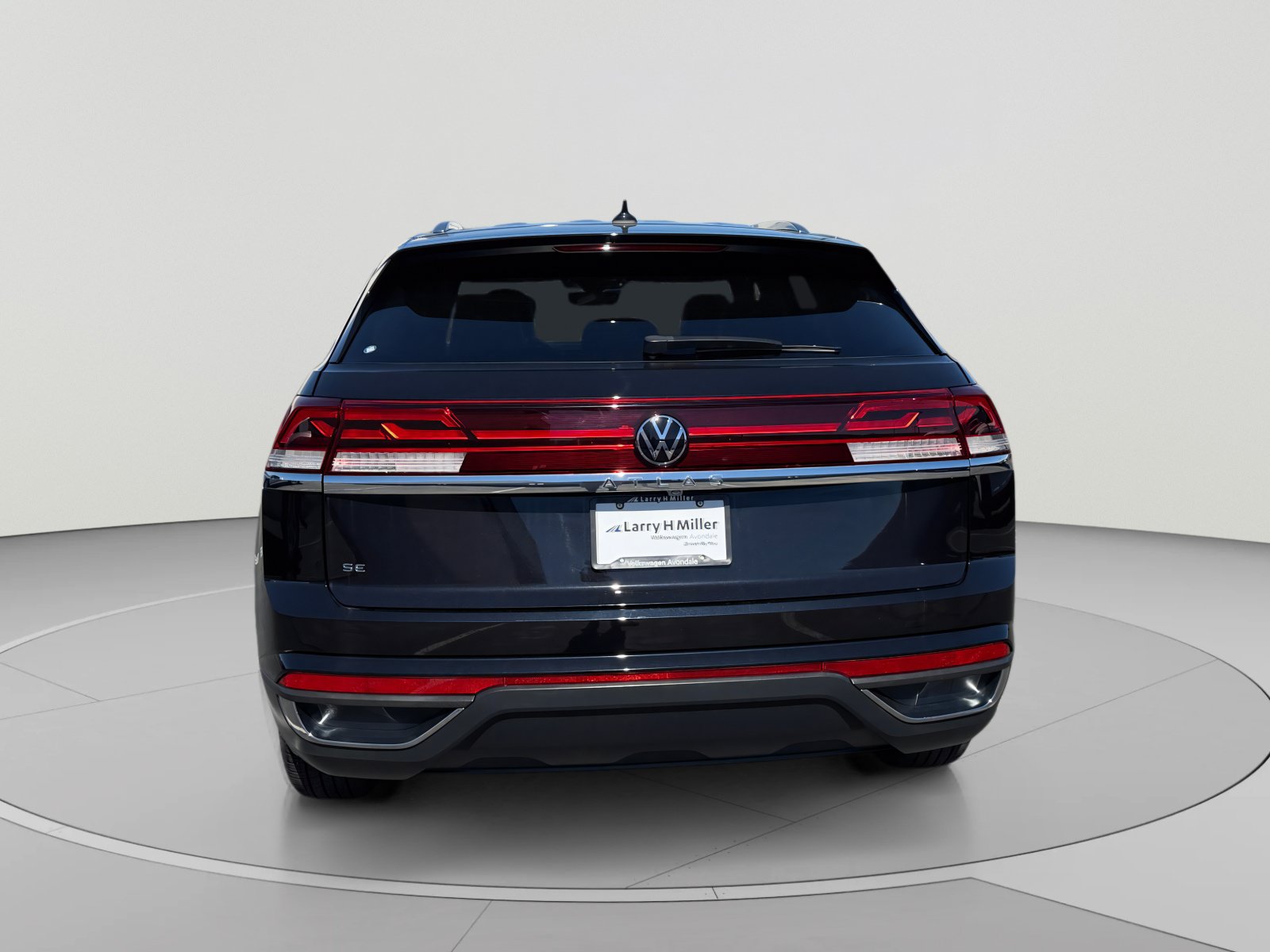 Certified 2024 Volkswagen Atlas Cross Sport SE FWD image 4