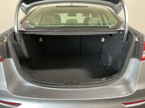 Used 2020 Ford Fusion SE FWD image 27