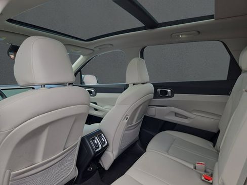 Used 2025 Kia Sorento S w/ Panoramic Sunroof Package FWD image 33