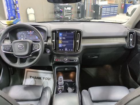 Used 2021 Volvo XC40 T5 Inscription image 7