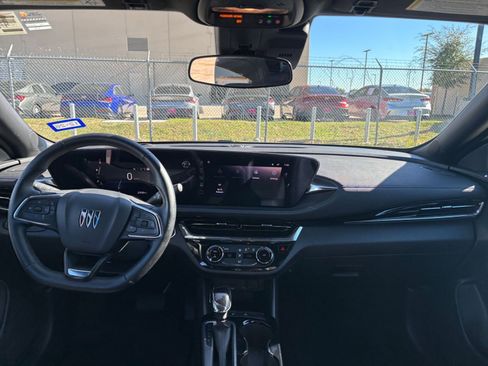 Used 2025 Buick Envista Sport Touring image 31