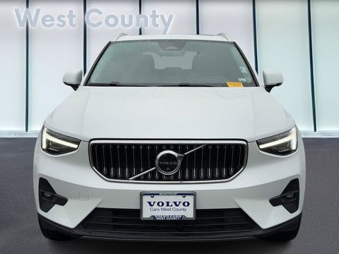 Certified 2023 Volvo XC40 B5 Ultimate w/ Protection Package Premier image 10